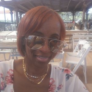 Meet your Posher, Lashone